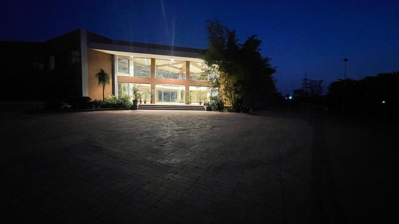 Heaven 7 Hotel & Resort Himatnagar المظهر الخارجي الصورة