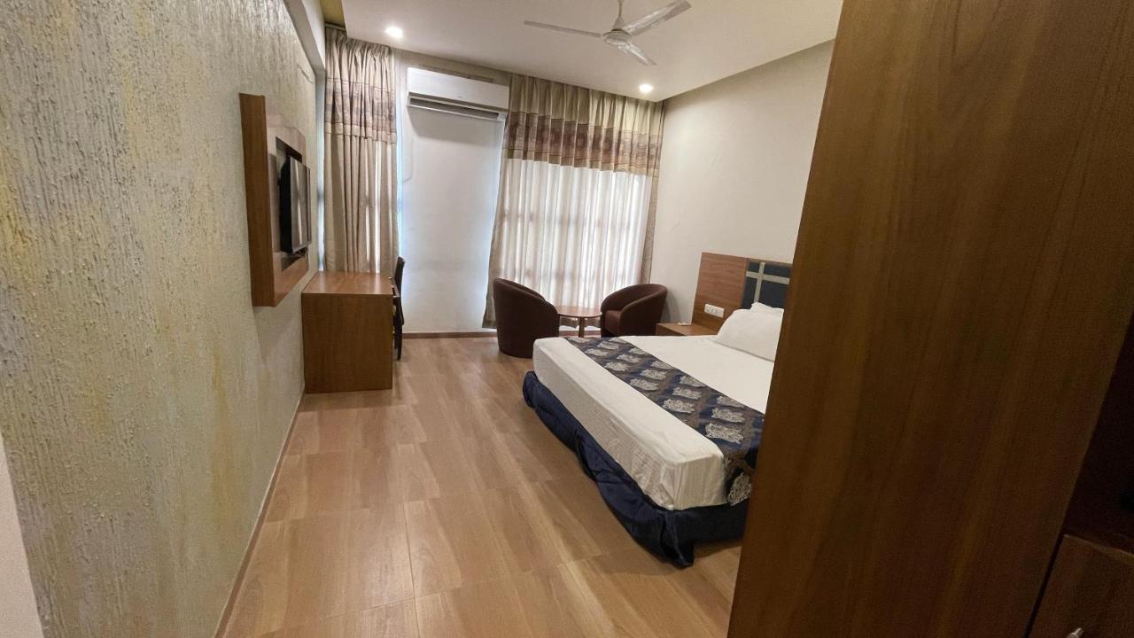 Heaven 7 Hotel & Resort Himatnagar المظهر الخارجي الصورة
