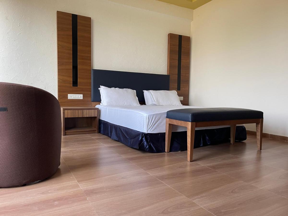 Heaven 7 Hotel & Resort Himatnagar المظهر الخارجي الصورة