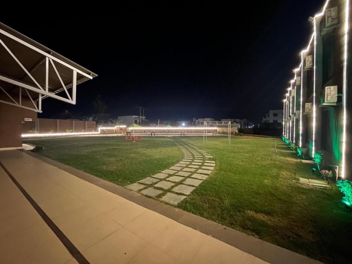 Heaven 7 Hotel & Resort Himatnagar المظهر الخارجي الصورة