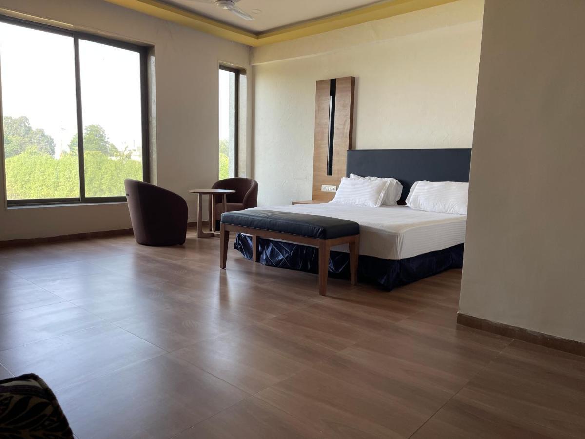 Heaven 7 Hotel & Resort Himatnagar المظهر الخارجي الصورة