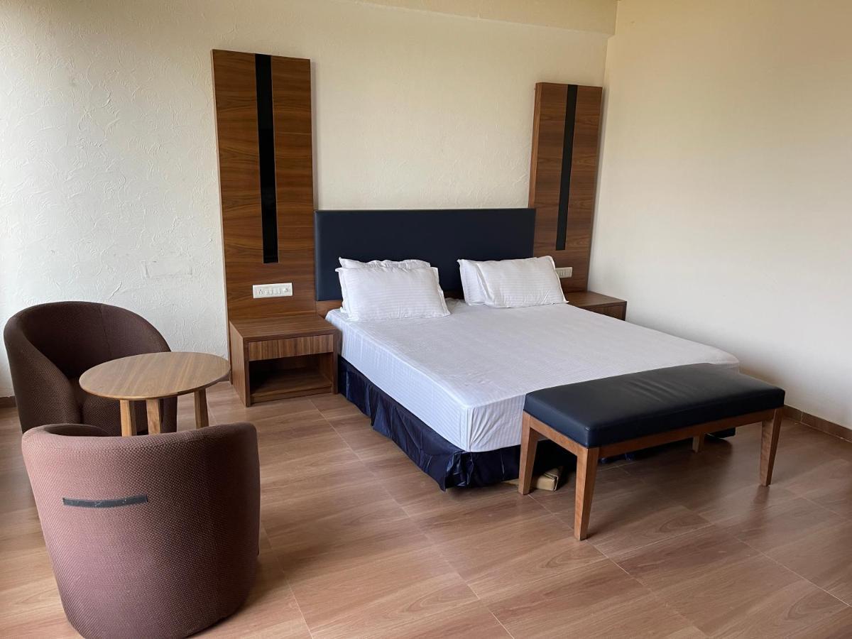 Heaven 7 Hotel & Resort Himatnagar المظهر الخارجي الصورة