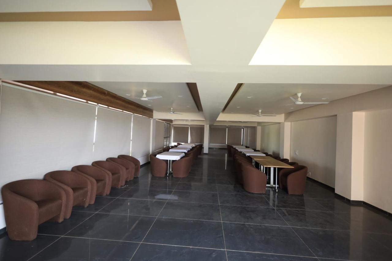Heaven 7 Hotel & Resort Himatnagar المظهر الخارجي الصورة